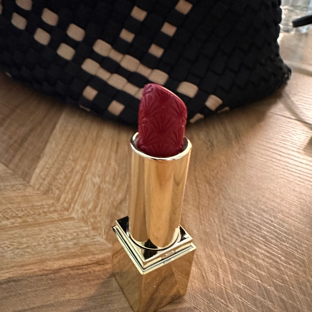 Brand New limited edition Estée Lauder Red Velvet